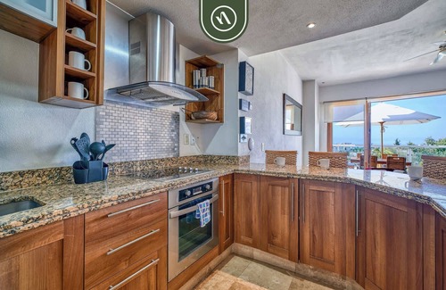 La Puntilla Apartment | Oceanfront 3BR Condo with Beach Club - Pool