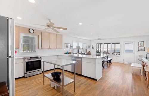 Folly Beach House | Oceanfront! 7 Bedroom/3 Bath Private Home/Sleeps 16/Sundeck & Screened Porch!