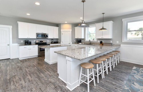 Surfside Beach House | Oceanfront 8 BR Beach House with a Heated Private Pool! The Emerald