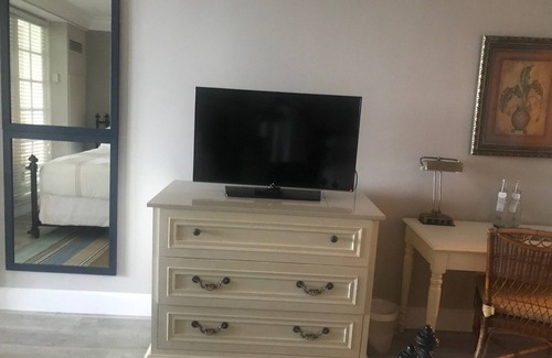 East Fort Lauderdale Resort | Oceanfront at The Pelican Grand~~2 Queen beds, 2 Flatscreens,1 awesome view!