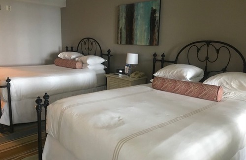 East Fort Lauderdale Resort | Oceanfront at The Pelican Grand~~2 Queen beds, 2 Flatscreens,1 awesome view!