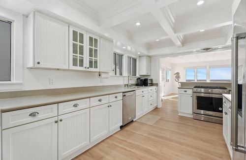 Newport Beach Cottage | Oceanfront Beach Cottage in Newport Beach