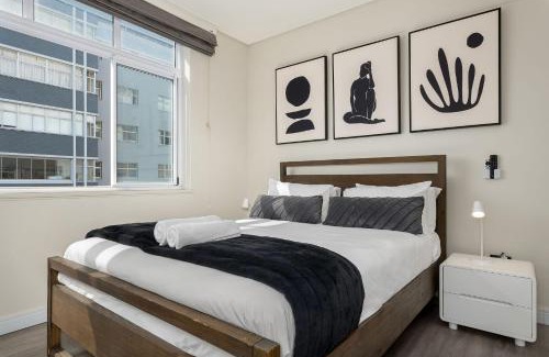 Three Anchor Bay Apartment | Oceanfront Bliss, Luxury Seaside Escape
