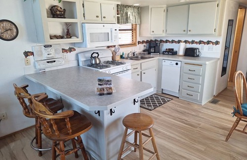 Smith River Cabin | Oceanfront Cabin 3 with Private Jacuzzi & Impressive Views