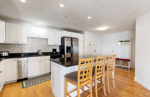 Old Orchard Beach Condo | Oceanfront condo in the center of it all!