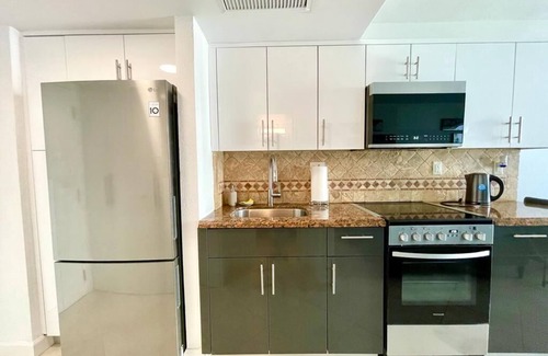 Sunny Isles Beach Apartment | Oceanfront Condo with balcony on Sunny Isles