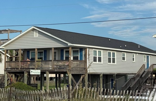 Folly Beach House | OCEANFRONT! Come and enjoy rocking on the front porch! Aug. 25-29 available.