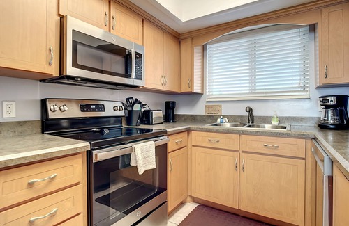 Horton Shores Condo | Oceanfront Condo - Pool, Beach & Steps from Flagler Ave