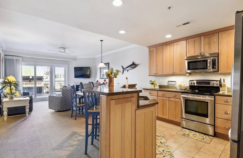 Sussex County Condo | Oceanfront Condo w/Pool & Fireplace