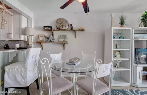 Kure Beach Condo | Oceanfront Condo With Balcony and Pool