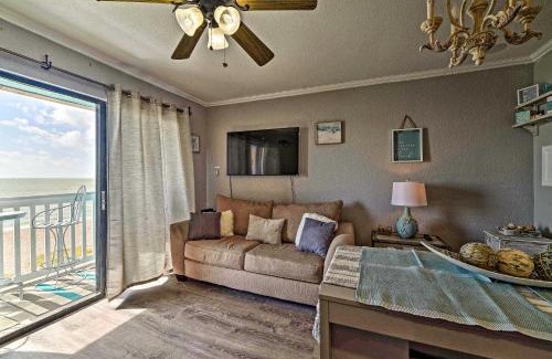 North Beach Apartment | Oceanfront Corpus Christi Condo Resort Perks!