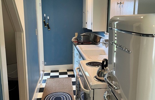 Isle of Springs Cottage | Oceanfront cottage Barters Island, Boothbay, ME