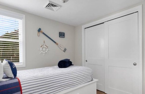 Portsmouth Cottage | Oceanfront Cottage | Private Beach | AC | Kitchen