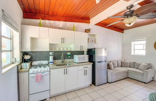 Layton Cottage | Oceanfront Cottage w/Beach Access in Layton!