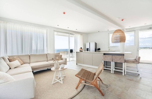 Willemstad Condo | Oceanfront 6BR Penthouse of One Mambo 38 & 39 by Bocobay