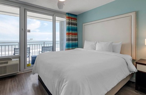Daytona Beach Shores Resort | OCEANFRONT Daytona SeaBreeze 2 Bedroom Condo