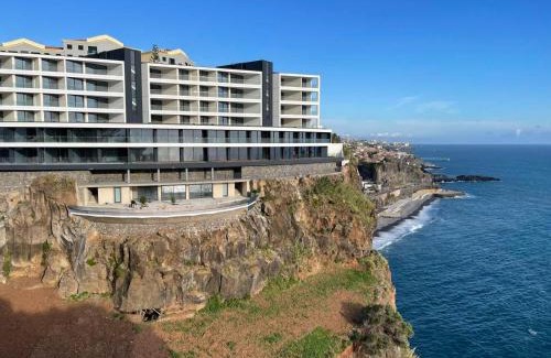 Camara de Lobos Apartment | Oceanfront Elegance Madeira Retreat