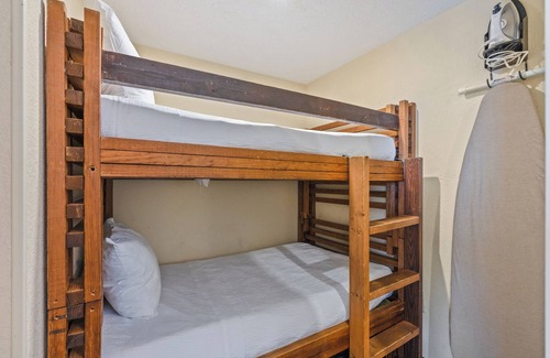 Downtown Myrtle Beach Hotel | Oceanfront Family 1 br + Kids Bunk Nook S