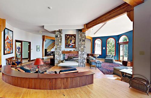 Ocean Point House | Oceanfront Gem