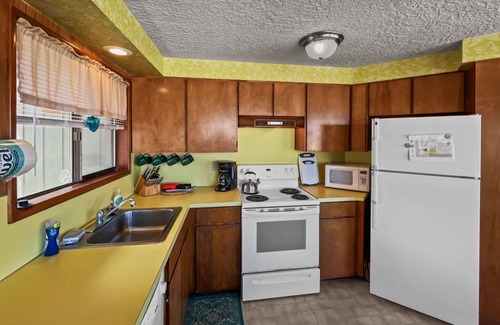 Rockaway Beach House | Oceanfront Getaway, Stunning Views, Pet Friendly, Spacious Deck, Steps to the Beach