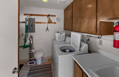 Rockaway Beach House | Oceanfront Getaway, Stunning Views, Pet Friendly, Spacious Deck, Steps to the Beach