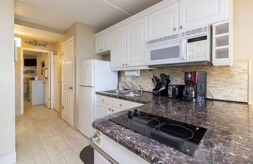 Crescent Beach Condo | Oceanfront Getaway