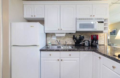 Crescent Beach Condo | Oceanfront Getaway
