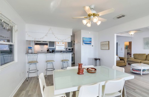 Bermuda Beach House | Oceanfront Home w/Deck & Views in Galveston!