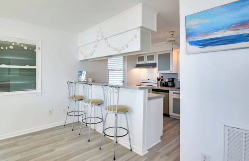 Bermuda Beach House | Oceanfront Home w/Deck & Views in Galveston!