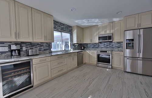 Vamo House | Oceanfront home w/sunset views of Sarasota Bay