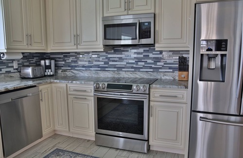 Vamo House | Oceanfront home w/sunset views of Sarasota Bay