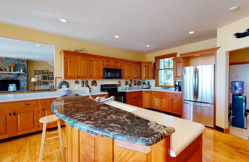 Spruce Head House | Oceanfront house with private dock, decks & amazing views - snowbird-friendly