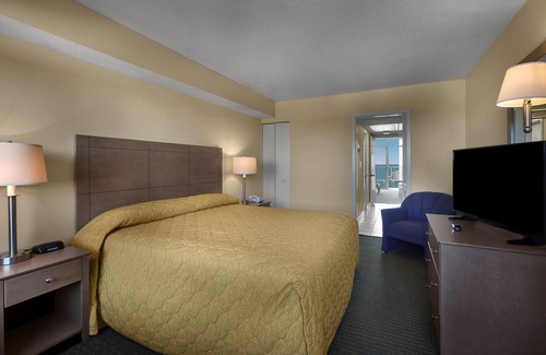 Arcadian Shores Resort | Oceanfront King Suite w/Fantastic View + Official On-Site Rental Privileges