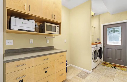 Bokeelia House | Oceanfront Multi-Family Retreat/4 Bed, 4.5 Bath/2 Fully Equipped Kitchens!