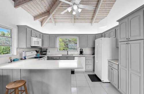 Monroe County House | Oceanfront Oasis: Dockside Bliss