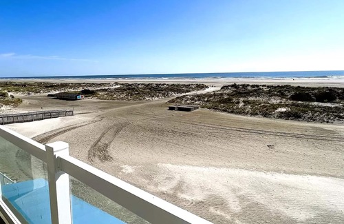Wildwood Crest Condo | Oceanfront Oasis with Private Balcony and Heated Pool in Wildwood Crest