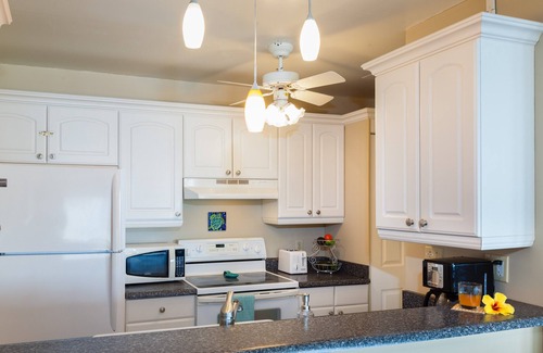 Kailua-Kona Condo | Oceanfront Penthouse, As Close As You Can Stay To Ocean, Stunning Views, A/C!