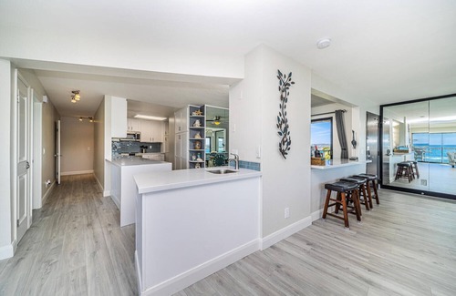 South Mission Beach House | Oceanfront * Penthouse * Views Galore * Pets OK!
