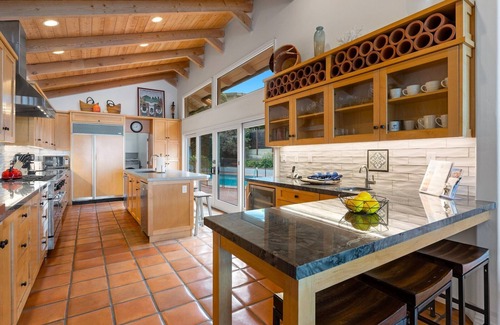 Beach Barber Tract House | Oceanfront Playa Vista La Jolla Pool + Coastal Luxe