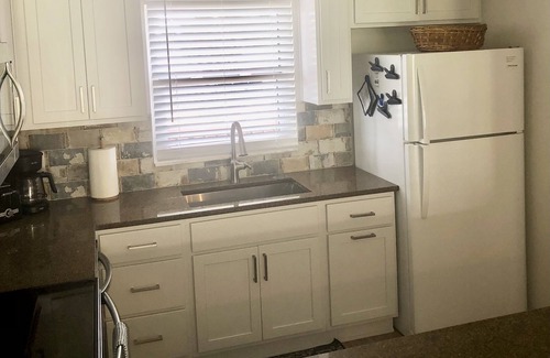 Breakers Condo | Oceanfront, pool, steps to quiet beach, nicely fully furnished