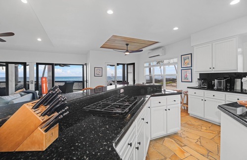 Kailua-Kona House | Oceanfront Retreat w/Sunset Views & Paddleboards