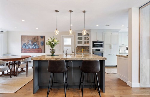 Del Mar House | Oceanfront sanctuary nestled on the sand in the heart of Del Mar's Beach Colony