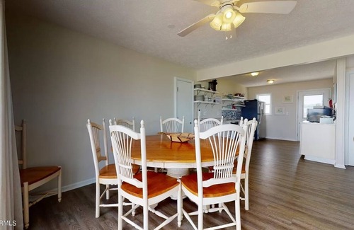 Emerald Isle House | OCEANFRONT spectacular 8 BR,6 BA, Sleeps 20.Last minute deal on summer rate.