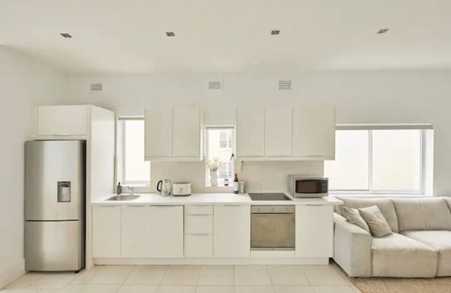 Sydney Apartment | Oceanfront Tamarama Apartment: Best View in Sydney