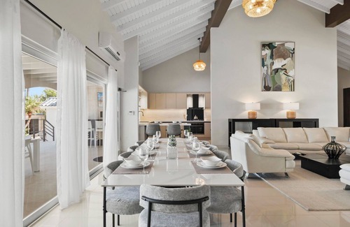 Malmok Villa | Oceanfront Villa - Sunset view - Sauna - Game Room