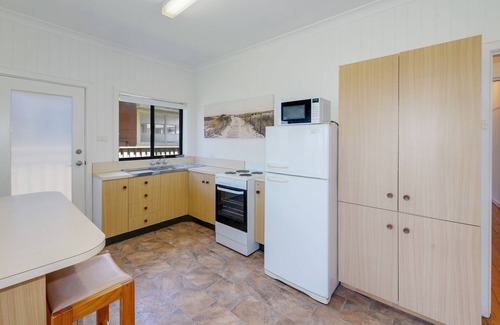 Avoca Beach Apartment | Oceanside - direct access to Avoca Beach