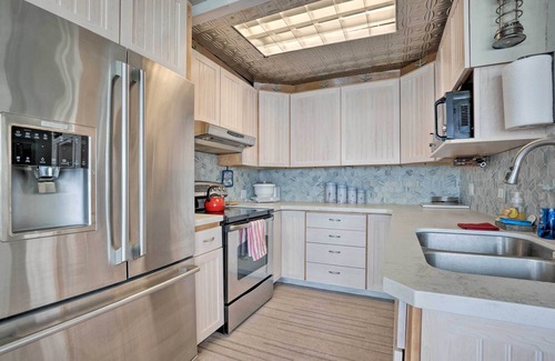 Coos Bay House | Oceanside Getaway w/Beach Access & Home Gym!
