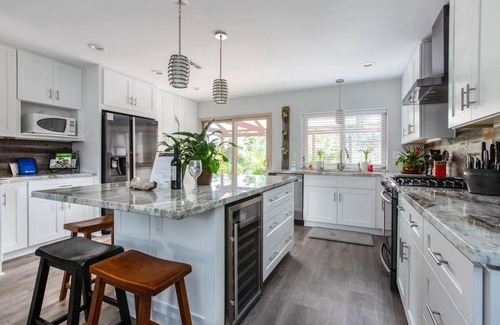 Loma Alta House | Oceanside Jungalow, 5 Minutes from the Beach!