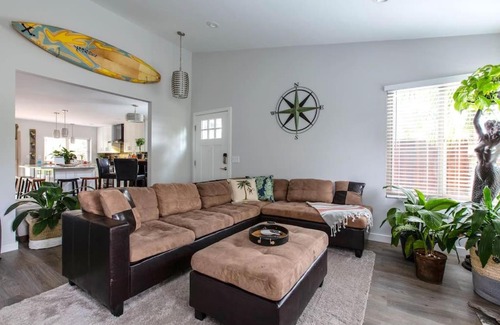 Loma Alta House | Oceanside Jungalow, 5 Minutes from the Beach!