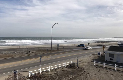 Hampton Apartment | Oceanside Motel Room! The best surfing on the coast!
